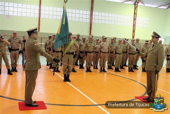 Novo comandante à esquerda